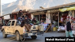 په پنجشېر ولايت کې د طالبانو پوځي موټر