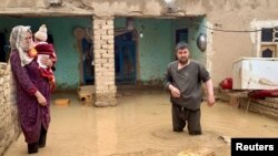 سېلابونو په فاریاب کې د یوه ځايي اوسېدونکي کور زیانمن کړی دی.