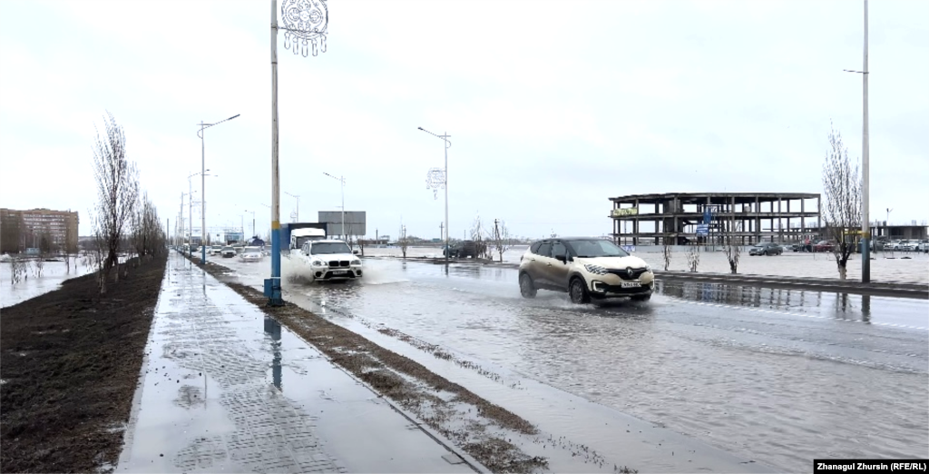 28-мартта Актөбөдө өзгөчө кырдаал жарыяланды. Аймактын бийлиги чукул жыйын өткөрүп, Илек жана Каргалы дарыясынын жээгиндеги жүздөгөн үй-бүлөнү коопсуз жерге чыгаруу чечимин кабыл алышты.&nbsp; &nbsp;