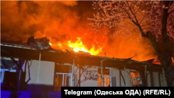 საილუსტრაციო ფოტო არქივიდან. დრონით დარტყმის შედეგად გამოწვეული ხანძარი ოდესაში