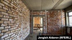 Капчыгай айылындагы курулушу аяктай элек үй. 31-март, 2023-жыл