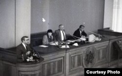 ელდარ შენგელაია, რუსუდან ბერიძე, ვახტანგ გოგუაძე, ვახტანგ რჩეულიშვილი - საქართველოს პარლამენტში.