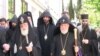 Католикос-Патриарх всея Грузии Илия Второй (слева) и Католикос всех армян Гарегин Второй в Тбилиси, 11 июня 2011 г.