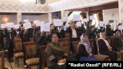 Афганки осудили решение «Талибан» запретить девочкам посещать занятия в школах. Душанбе, 25 марта 2022 года