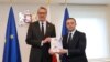 ევროკავშირის ელჩი საქართველოში კარლ ჰარცელი და საქართველოს პრემიერ-მინისტრი ირაკლი ღარიბაშვილი