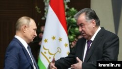 Орусиянын президенти Владимир Путин менен Тажикстандын президенти Эмомали Рахмон Астанада.