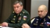 Генерал Валерий Герасимов (солдо) жана генерал Сергей Суровикин (оңдо)