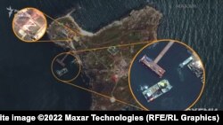 Спутниковый снимок острова Змеиный, 12 мая 2022 года