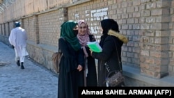 د کابل پوهنتون ښځينه محصلانې، انځور - ارشيف