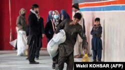 نادولتي موسسې، په افغانستان کې بېوزلو ته د مرستو رسولو په برخه کې مهم رول لري