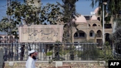 اکوړه خټک کې حقانیه مدرسه 