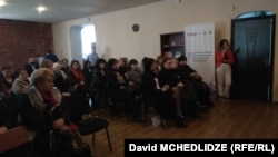 გენდერული ძალადობის, მასზე რეაგირებისა და პრევენციის საკითხები განიხილეს რუსთავის დემოკრატიული ჩართულობის ცენტრში.