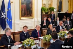 Переговоры о мире с участием президентов США, Украины и европейских лидеров. Белый дом, США, 18 августа 2025 года