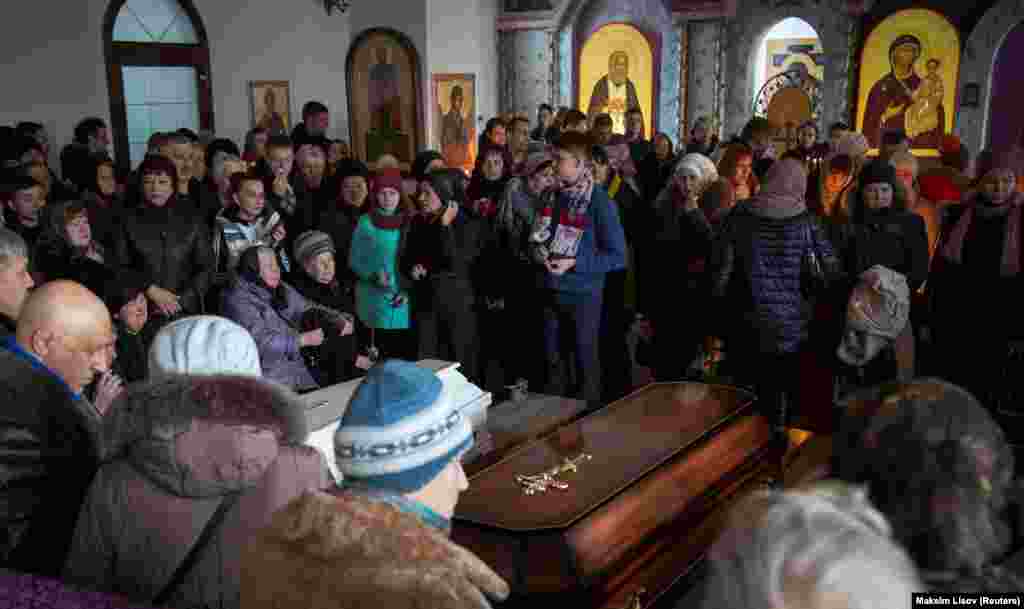 Өрт каптаган имаратта 64 кишинин дене мүчөлөрү табылганын Өзгөчө кырдаалдар министринин орун басары Владлен Аксёнов билдирди. Ал ошондой эле азыр дайынсыз жоголгон киши катары айтылып жаткандар жоктугун ырастады.