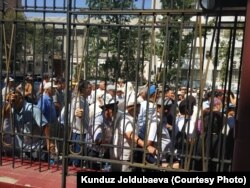 Бишкек шаарынын мурдагы мэри Албек Ибраимовдун бөгөт чарасын кароо учуру. 30-июль, 2018-жыл.