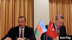 ილჰამ ალიევი და რეჯებ ტაიპ ერდოანი 