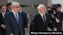 Казак президенти Касым-Жомарт Токаев жана мурдагы президент Нурсултан Назарбаева, 16-май 2019-жыл. 