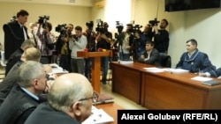 Ședința de judecată în dosarul lui Vladimir Plahotniuc și al bancherilor acuzați de complicitate la furtul unui miliard de dolari din trei bănci moldovenești, în 2014.