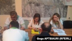 Повторное голосование – это не второй тур выборов, тем не менее в какой обстановке пройдет процесс и с каким результатом завершится, в Грузии интересовало многих. Для политических партий и наблюдателей это было своеобразной лакмусовой бумагой перед предстоящим вторым туром выборлв в местные органы самоуправления