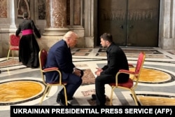 Trump i Zelenski u Vatikanu tokom sahrane pape Franje, 26. april 2025.