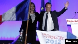 ფრანსუა ოლანდი პარტნიორთან ერთად