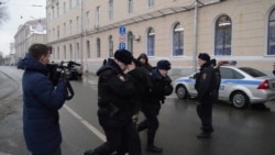Мәскеуде саяси тұтқындарды қолдаушыларды полиция ұстады