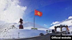 Талас өрөөнүнө кире бергендеги дарбаза