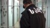 Правозащитники считают подозрительным еще один пункт в заключении МВД: после смерти Микаутадзе его друг Гела Манджавидзе вдруг признался, что торгует марихуаной