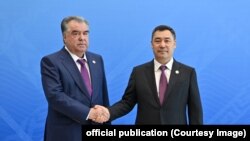 Эмомали Рахмон Садыр Жапаров менен. 21-июль, 2022-жыл, Чолпон-Ата шаары.