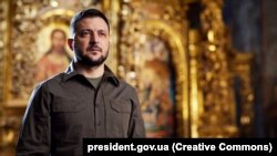 უკრაინის პრეზიდენტი ვოლოდიმირ ზელენსკი აღდგომას ულოცავს უკრაინელ ხალხს. 