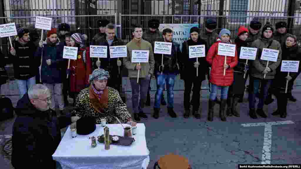 Жоғалған адамдардың қайда екені туралы сұрақтар жауапсыз қалып отыр.