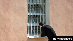 Грузинские правозащитники все чаще стали обвинять МВД в неадекватном реагировании на факты превышения полномочий со стороны полицейских. Но, видимо, тревогу правозащитников в вежомстве пока не разделяют
