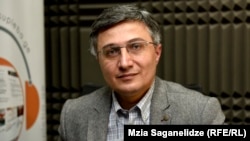 კონსტიტუციონალისტი ლევან ალაფიშვილი. მას არაერთი საქმე აქვს წარმოებული საკონსტიტუციო სასამართლოში