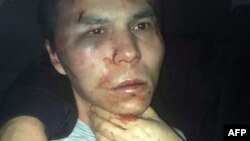 Reina түнгі клубына шабуыл жасады деген күдікпен ұсталған адамның Түркия полициясы таратқан суреті.