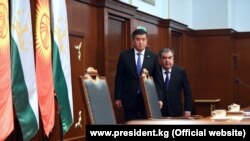 Сооронбай Жээнбеков жана Эмомали Рахмон.