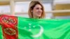 د کرونا ویروس خپرېدو وېره؛ ترکمنستان کې خلک د فوټبال لیدو ته ورغلي وو
