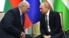 Аляксандар Лукашэнка і Ўладзімір Пуцін. Архіўнае фота