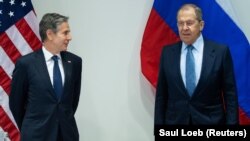 ენტონი ბლინკენისა (მარცხნივ) და სერგეი ლავროვის შეხვედრა რეიკიავიკში. 2021 წ. 19 მაისი. 
