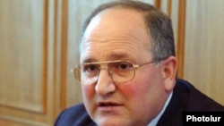 Зампредседателя РПА, вице-спикер парламента Армении Самвел Никоян   