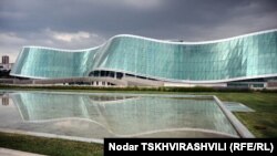 По мнению эксперта Кахи Кахишвили, проблемы в работе МВД связаны в первую очередь с тяжелым наследием девятилетнего правления "Национального движения"