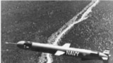 Ранняя версия ракеты «Томагавк», которую испытывали над Нью-Мексико в 1976 году. «Томагавк» был разработан в 1970-х годах на фоне напряженности в отношениях США с Советским Союзом во время Холодной войны. Крылатая ракета предназначена для полетов на большие расстояния на достаточно низкой высоте, чтобы избежать большинства радаров, сохраняя при этом скорость пассажирского самолета