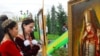 Түркмөнстанда боёнгон аялдар кысымга кабылды 