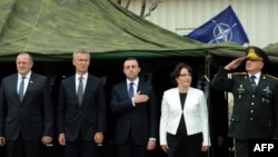 ნატოს გენერალური მდივანი და საქართველოს ხელისუფლების პირველი პირები ნატო-საქართველოს წვრთნისა და შეფასების ერთობლივი ცენტრის გახსნაზე
