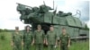 "Буктың" жанында тұрған Ресей әскері.