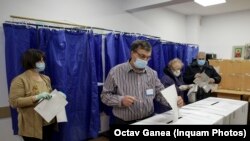 Румындар добуш берүүдө. 2020-жылдын 6-декабры. 