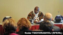 მშვიდობიანი შეკრებისა და თავისუფლების საკითხებზე გაეროს სპეციალური მომხსენებელი მაინა კიაი. თბილისი, 2012 წლის 13 თებერვალი