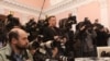 Маалыматты кыргыз тилинде ким берет?