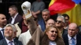 Diana Șoșoacă în momentul depunerii candidaturii la alegerile prezidențiale din 2024, candidatură care a fost respinsă de Biroul Electoral Central. 